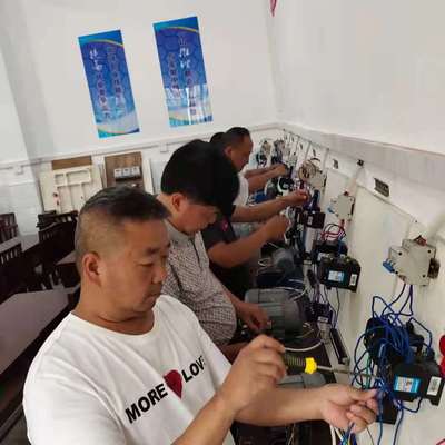 龍山縣就業培訓中心 電工技能培訓為穩就業再添力